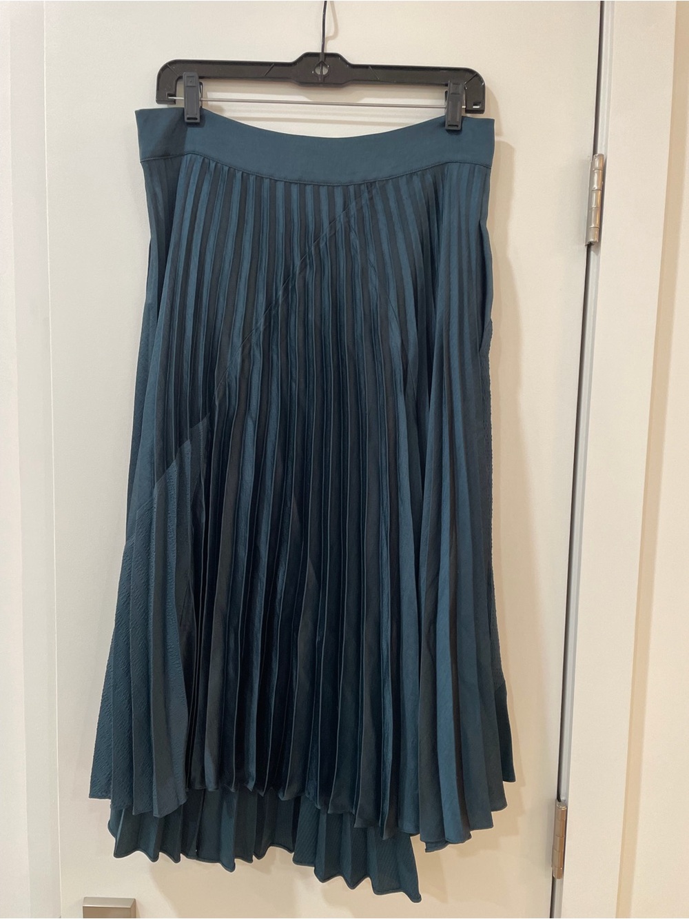 Vince Dark Green Pleated Midi Skirt